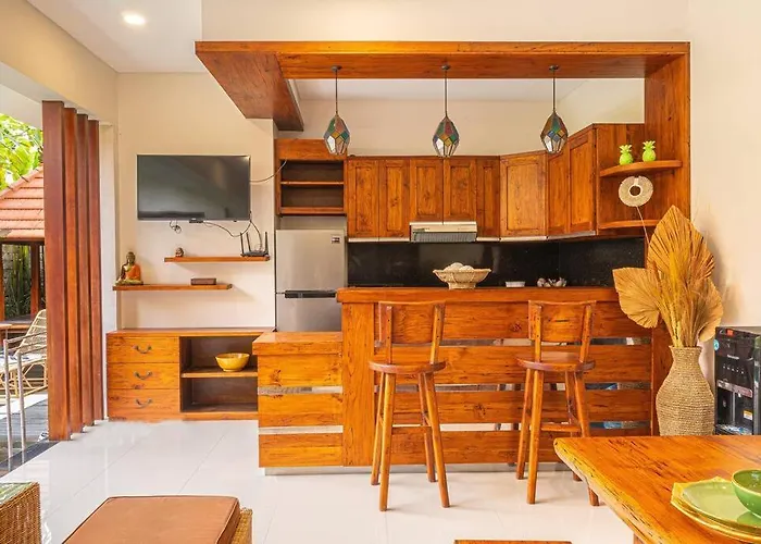 Cozy 2-bed With Pool 5 Mins To Finns Villa Canggu
